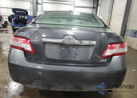 2010 Toyota Camry Base z USA, uszkodzony, nr VIN 4T4BF3EK6AR004150
